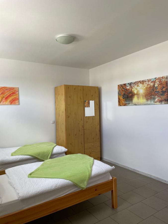 Twt Motel Triptis Bagian luar foto