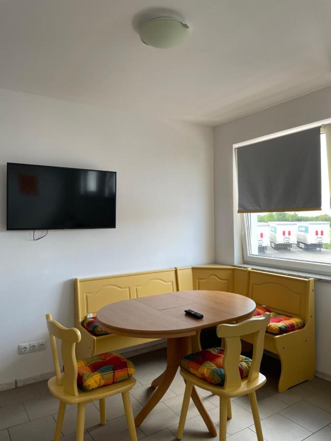 Twt Motel Triptis Bagian luar foto