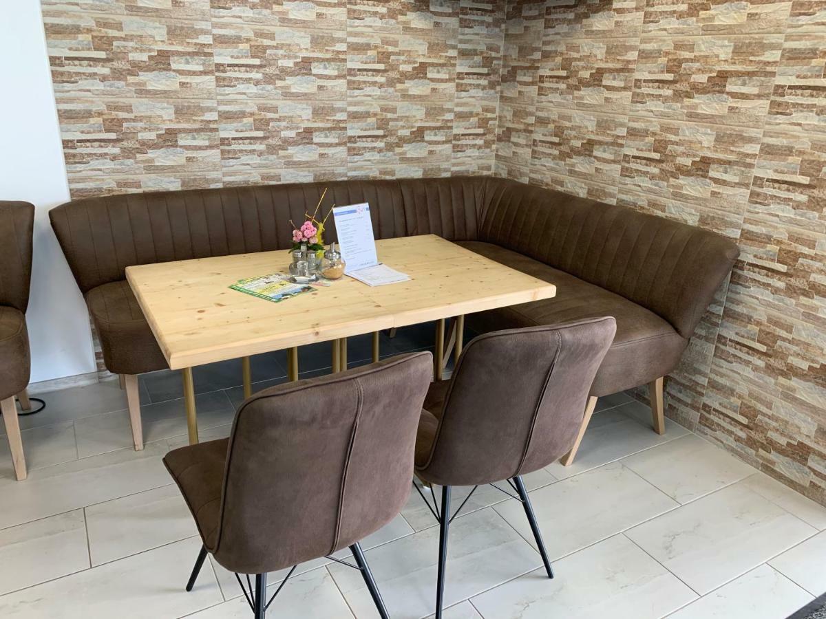 Twt Motel Triptis Bagian luar foto